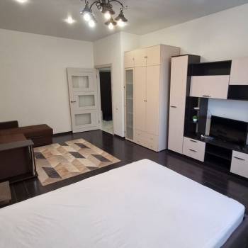 Сдается 1-комнатная квартира, 49,5 м²