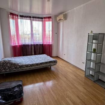 Сдается 1-комнатная квартира, 45 м²