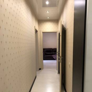 Продается 1-комнатная квартира, 60 м²