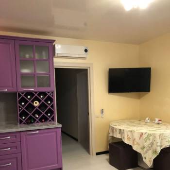 Продается 1-комнатная квартира, 60 м²