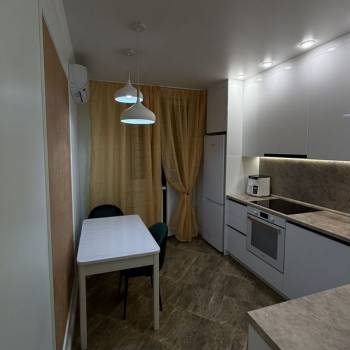 Сдается 1-комнатная квартира, 38 м²