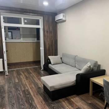Сдается 1-комнатная квартира, 42 м²