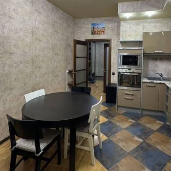 Сдается 2-х комнатная квартира, 77,6 м²