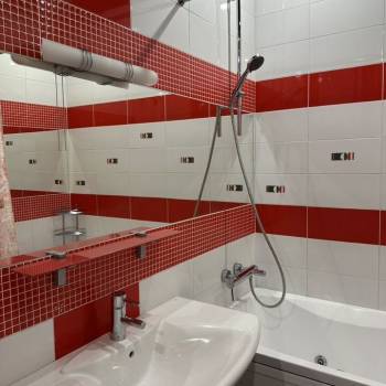 Сдается 2-х комнатная квартира, 77,6 м²