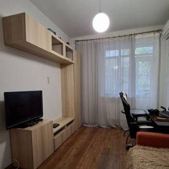 Продается 1-комнатная квартира, 37 м²