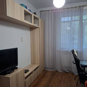 Продается 1-комнатная квартира, 37 м²