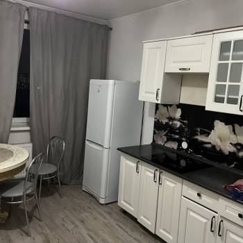 Сдается 1-комнатная квартира, 43 м²
