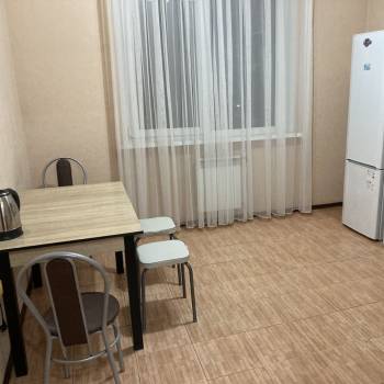 Сдается 1-комнатная квартира, 52 м²