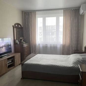 Сдается 1-комнатная квартира, 42 м²