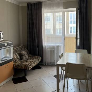 Продается 1-комнатная квартира, 40,7 м²
