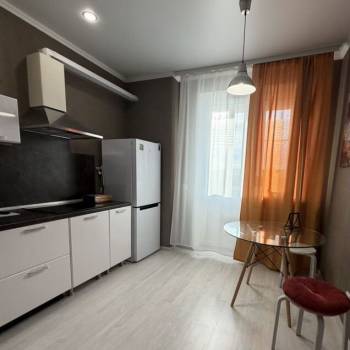 Сдается 1-комнатная квартира, 45 м²