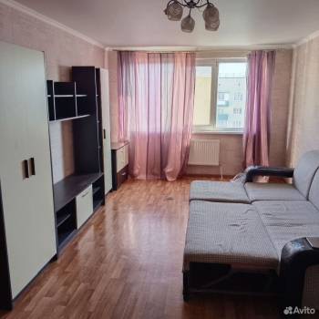Продается 1-комнатная квартира, 45 м²