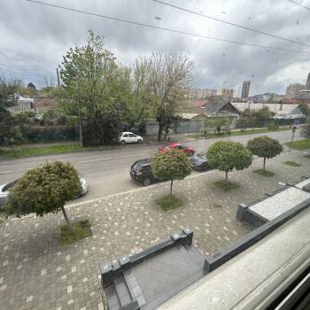 Продается 1-комнатная квартира, 64 м²