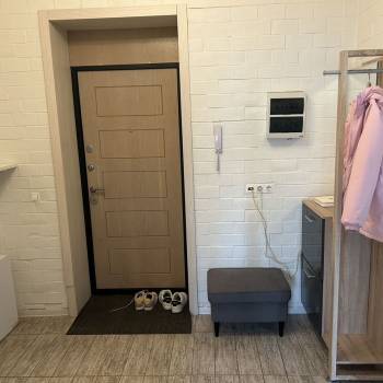 Продается 1-комнатная квартира, 64 м²