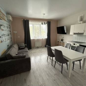 Продается 1-комнатная квартира, 64 м²