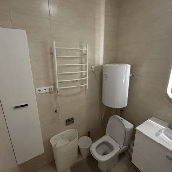 Продается 1-комнатная квартира, 64 м²