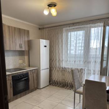 Сдается 1-комнатная квартира, 40 м²