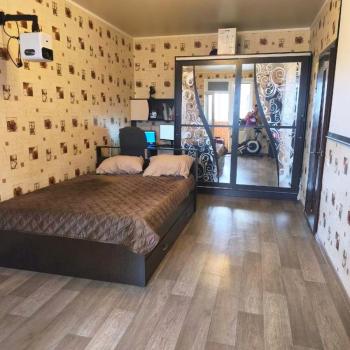 Продается 1-комнатная квартира, 42 м²