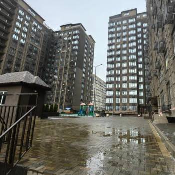 Сдается 2-х комнатная квартира, 75 м²