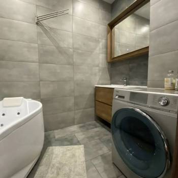 Сдается 2-х комнатная квартира, 90 м²
