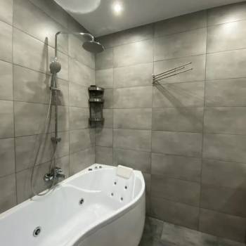 Сдается 2-х комнатная квартира, 90 м²