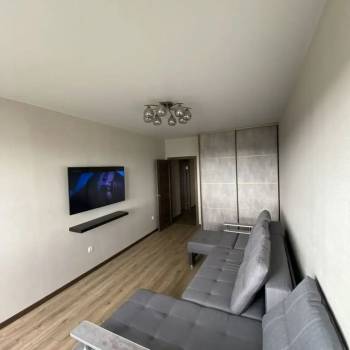 Сдается 2-х комнатная квартира, 90 м²