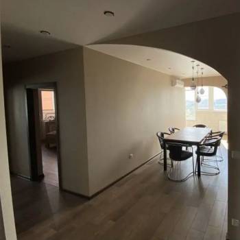 Сдается 2-х комнатная квартира, 90 м²