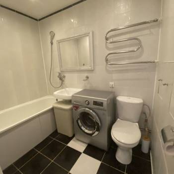 Продается 1-комнатная квартира, 37,5 м²