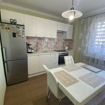 Продается 1-комнатная квартира, 37,5 м²