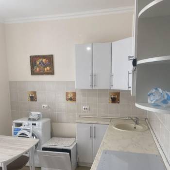 Сдается 1-комнатная квартира, 39 м²