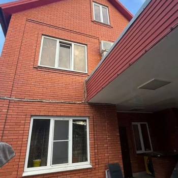 Продается Дом, 180 м²