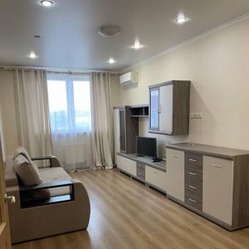 Сдается 1-комнатная квартира, 38 м²