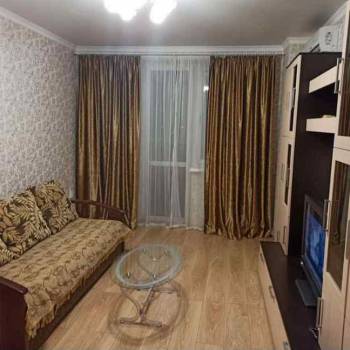 Сдается 1-комнатная квартира, 43 м²