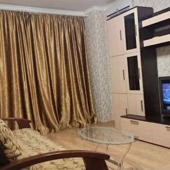 Сдается 1-комнатная квартира, 43 м²