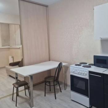 Сдается 1-комнатная квартира, 50 м²
