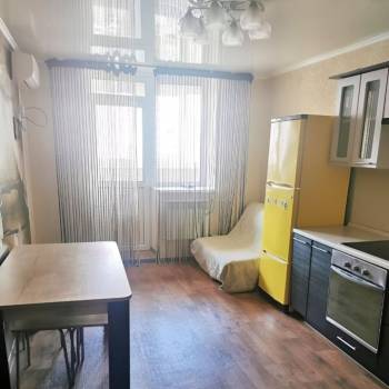 Сдается Многокомнатная квартира, 80 м²