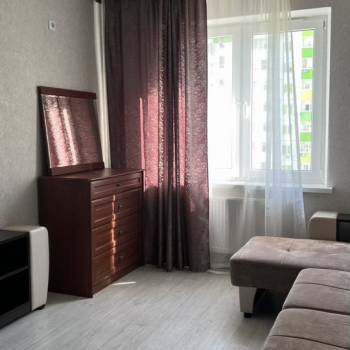 Сдается 1-комнатная квартира, 38 м²