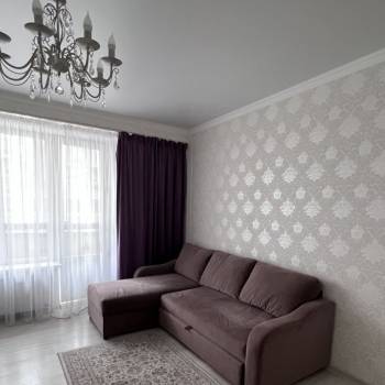 Сдается 1-комнатная квартира, 42 м²