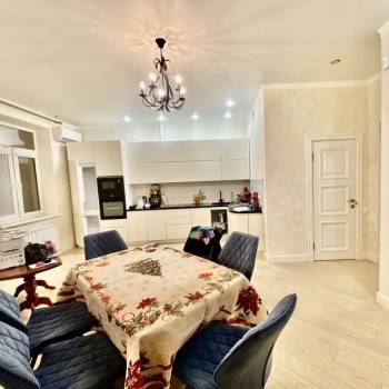 Продается 2-х комнатная квартира, 77 м²