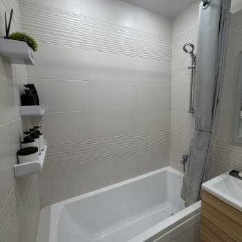 Продается 1-комнатная квартира, 42,1 м²