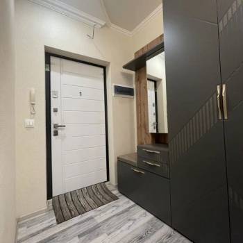 Продается 1-комнатная квартира, 57,5 м²