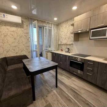 Сдается 1-комнатная квартира, 40 м²