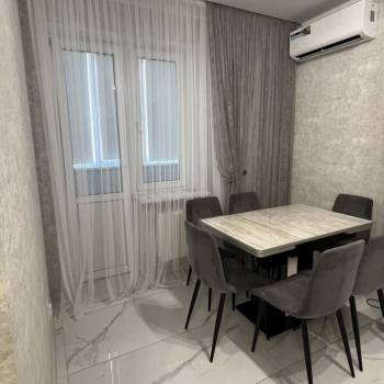 Сдается 1-комнатная квартира, 42 м²
