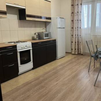 Сдается 1-комнатная квартира, 50 м²