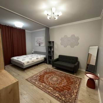 Продается 1-комнатная квартира, 42 м²