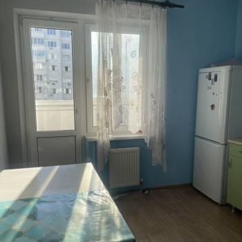Сдается 1-комнатная квартира, 38 м²