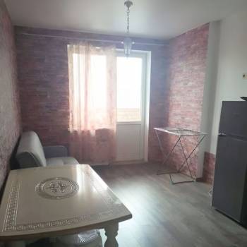 Продается 1-комнатная квартира, 41 м²