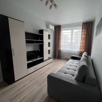 Сдается 1-комнатная квартира, 37 м²