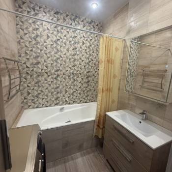 Сдается 2-х комнатная квартира, 70 м²