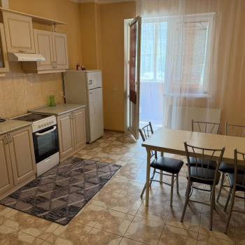 Сдается 2-х комнатная квартира, 78 м²